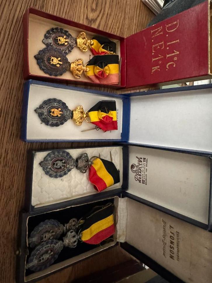 6x insignes (3x 1st klas + 3x 2de klas) (20), Postzegels en Munten, Penningen en Medailles, Ophalen of Verzenden