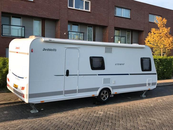 Luxe Dethleffs C’Trend 565 FMK – Gezinscaravan in topstaat!, Caravans en Kamperen, Caravans, Particulier, tot en met 6, Rondzit