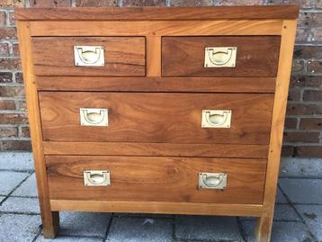 Kastje in kwalitatieve teak. beschikbaar voor biedingen