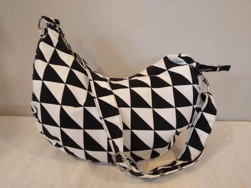 Leuke Black and White schoudertas te koop in Balen, Handtassen en Accessoires, Tassen | Schoudertassen, Zo goed als nieuw, Overige merken