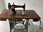 Machine à coudre antique Royal Vibrante, Antiquités & Art, Antiquités | Machines à coudre, Enlèvement