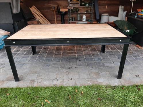 Ambachtelijke tafel in goede staat!!, Huis en Inrichting, Tafels | Statafels, Zo goed als nieuw, Ophalen