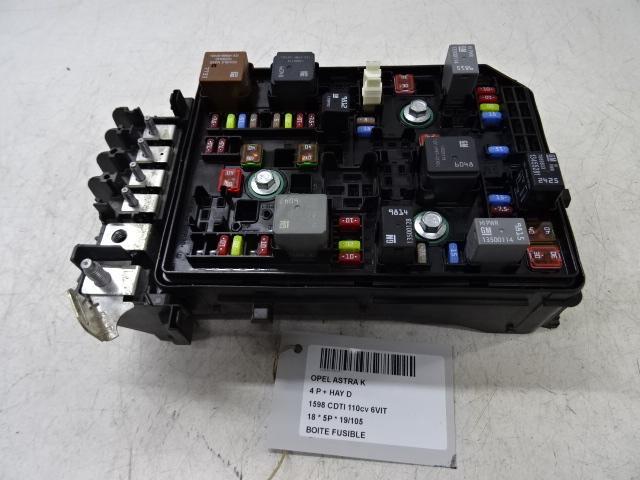 ZEKERINGKAST Opel Astra K (01-2015/12-2022) (39069684), Auto-onderdelen, Elektronica en Kabels, Opel, Gebruikt