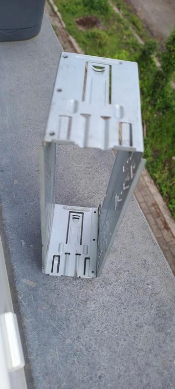 Cache métallique autoradio 1din a saisir ️↙️ beschikbaar voor biedingen