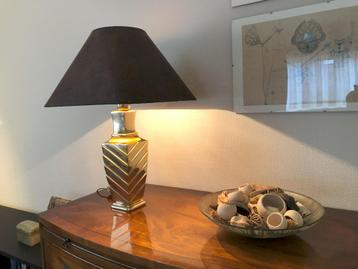  tafellamp met messing voet beschikbaar voor biedingen