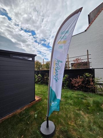 Vlag + mast | "Welkom in deze rookvrije zone" | 40 x 235 cm  beschikbaar voor biedingen