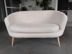 Sofa gebroken wit Teddy, Huis en Inrichting, Ophalen, Kunststof, Tweepersoons, Zo goed als nieuw