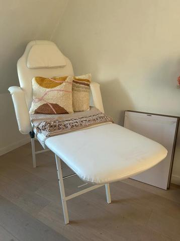 Behandeltafel - massagetafel ZGAN beschikbaar voor biedingen