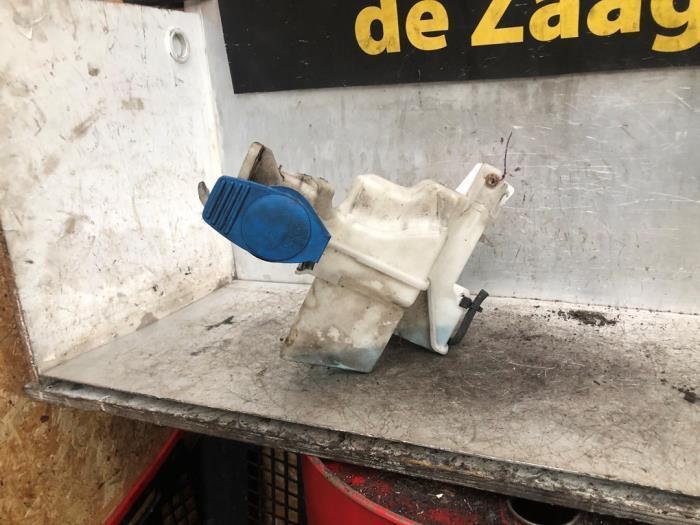 Ruitensproeiertank voor van een Volkswagen Passat, Auto-onderdelen, Ruiten en Toebehoren, Volkswagen, Gebruikt, 3 maanden garantie