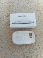 Apple Magic Mouse + Fideco mouse docking s, Computers en Software, Muizen, Ophalen, Zo goed als nieuw, Draadloos, Apple