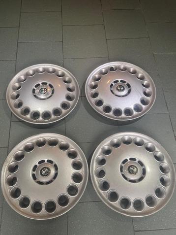 Set enjoliveurs Alfa Romeo 147 156 15 pouces beschikbaar voor biedingen