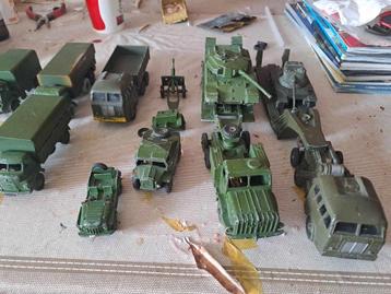 DINKY TOYS  MILITAIRES