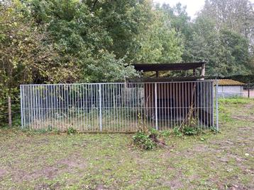 Hondenkennel / hondenren/ hondenpark te koop beschikbaar voor biedingen