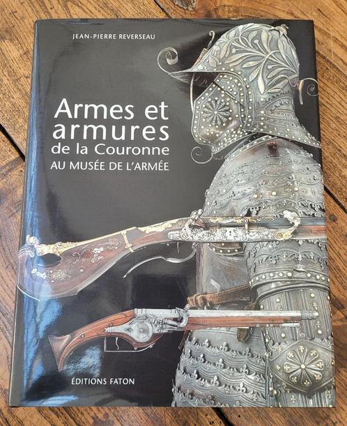Kroonwapens en harnassen in het Legermuseum, Verzamelen, Militaria | Algemeen, Ophalen of Verzenden