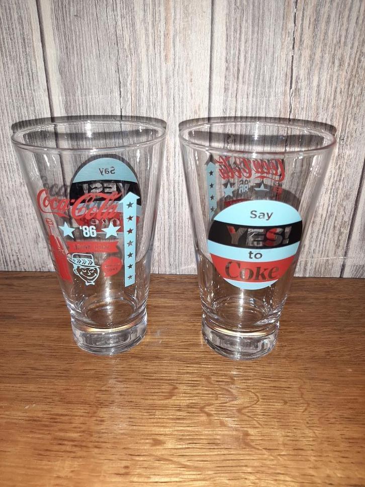 2 ZEER OUDE COCA-COLA-GLAZEN, Verzamelen, Glas en Drinkglazen, Zo goed als nieuw, Frisdrankglas, Ophalen of Verzenden