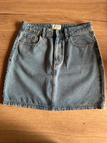 Denim Shirt-Rok – Maat M (Nooit Gedragen) beschikbaar voor biedingen