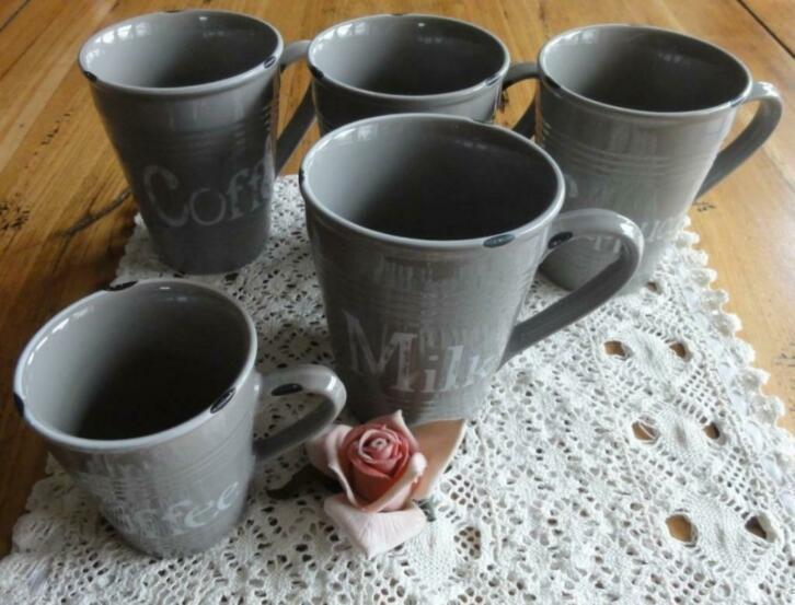 1 mokje + 4 grote mokken, Amadeo, Home Décor, oude look, Huis en Inrichting, Keuken | Servies, Zo goed als nieuw, Overige typen