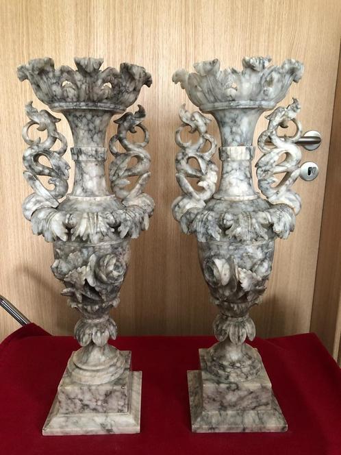 Grande paire de vases en marbre à restaurer, Antiquités & Art, Antiquités | Vases, Enlèvement