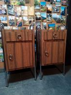 Set van twee vintage nachtkastjes (lichte beschadiging), Huis en Inrichting, Slaapkamer | Nachtkastjes, Ophalen