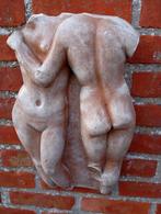 2 magnifiques supports muraux en pierre patinée., Enlèvement