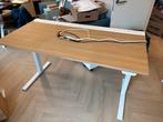 Ikea bureau miitzon, Huis en Inrichting, Bureaus, Ophalen, Elektrisch, Zo goed als nieuw, Bureau