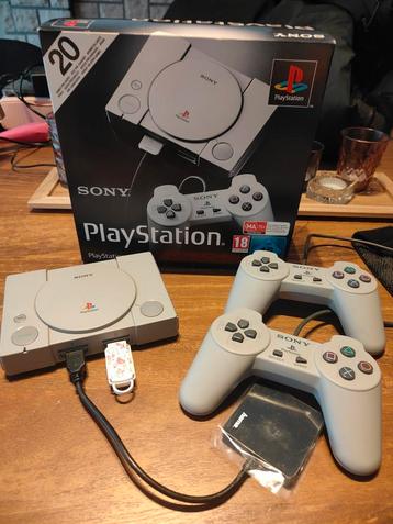 Playstation classic mini + Nintendo snes mini (inc games), Enlèvement, Comme neuf, Avec 2 manettes, Avec jeux