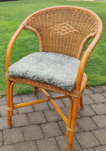 Rotan stoelen beschikbaar voor biedingen