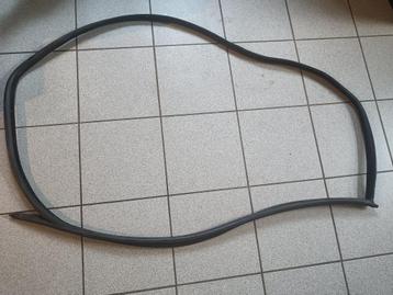 BMW E39 coupé Deurrubber rechts OEM: 51711977728 beschikbaar voor biedingen