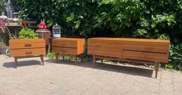 Vintage 1970s Sideboard en cabinets  beschikbaar voor biedingen