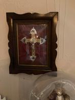 Kruis onder glas, Ophalen