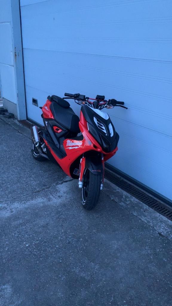 Yamaha Aerox 70cc, Fietsen en Brommers, Scooters | Yamaha, Zo goed als nieuw, Aerox, Klasse B (45 km/u), Tweetakt, Ophalen of Verzenden