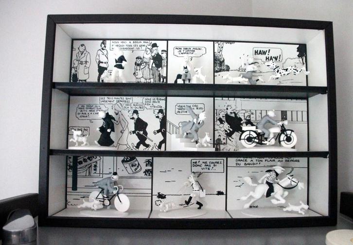 ZELDZAAM Kuifje vitrine kast voor figurines hors serie + Led, Verzamelen, Stripfiguren, Zo goed als nieuw, Kuifje, Ophalen