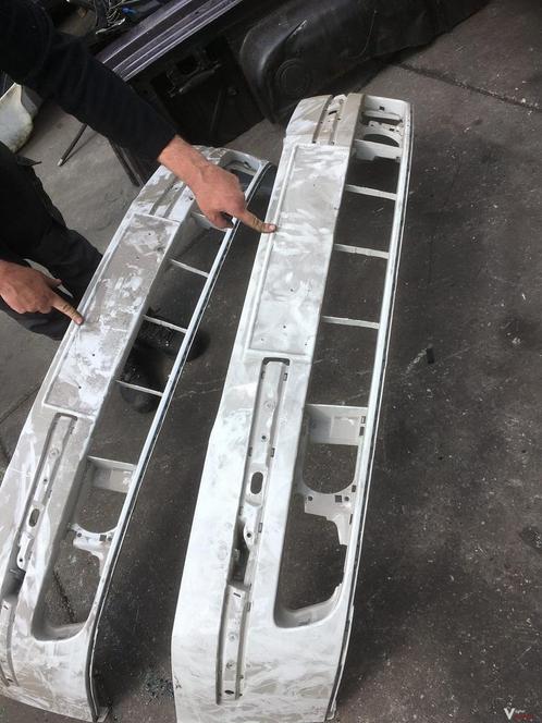 Skoda octavia 2  x voorbumper wit, Auto-onderdelen, Carrosserie, Bumper, Voor, Gebruikt, Ophalen