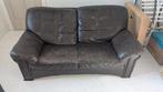 Canapé en cuir brun foncé – 2 places – bon état, 75 à 100 cm, Moins de 150 cm, Banc droit, Enlèvement