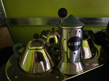 Alessi melk en suikerstelletje in goede staat beschikbaar voor biedingen