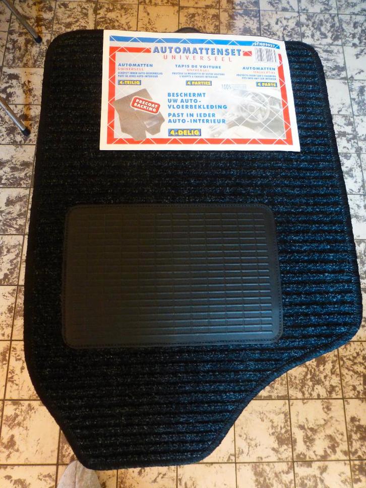 Set van 4 NIEUWE universele automatten €16,00, Auto-onderdelen, Klein materiaal, Nieuw, Ophalen of Verzenden