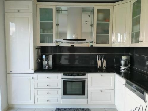 wit gelakte ingerichte keuken, Huis en Inrichting, Keuken | Complete keukens, Gebruikt, Dubbelwandige keuken, Wit, Graniet of Steen