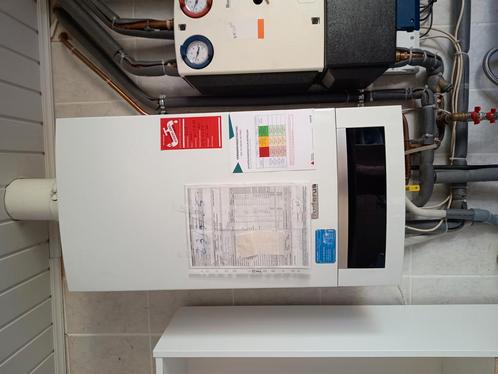 buderus logomax Plus, Doe-het-zelf en Bouw, Chauffageketels en Boilers, Zo goed als nieuw, Ophalen