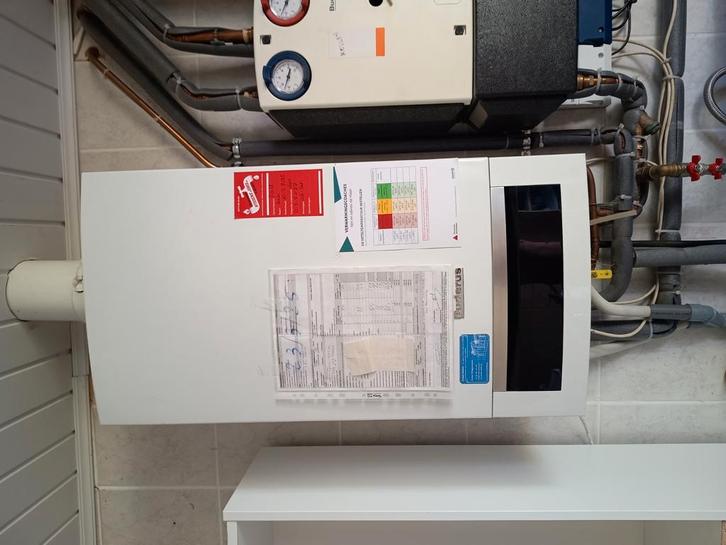 buderus logomax Plus, Doe-het-zelf en Bouw, Chauffageketels en Boilers, Zo goed als nieuw, Ophalen