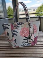 Handtas Guess in zachte pasteltinten nieuw, Handtassen en Accessoires, Tassen | Damestassen, Ophalen, Zo goed als nieuw, Handtas