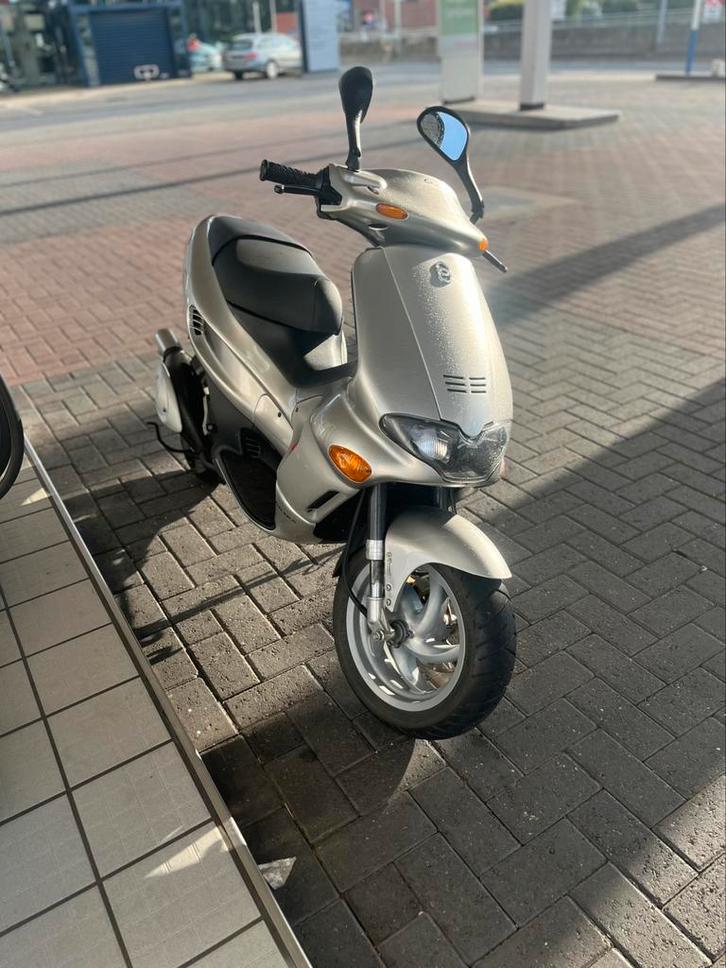 Gilera runner dark dream, Fietsen en Brommers, Scooters | Piaggio, Nieuw, Overige modellen, Klasse B (45 km/u), Tweetakt, Ophalen