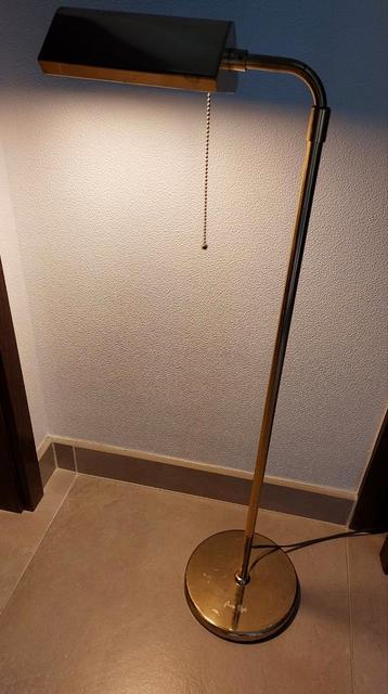 Vintage Deknudt jaren 90 vloerlamp in messing. beschikbaar voor biedingen