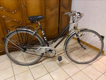 Vintage damesfiets  beschikbaar voor biedingen