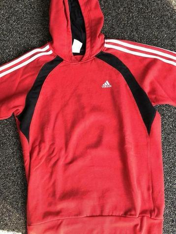 Sporttrui rood Adidas beschikbaar voor biedingen