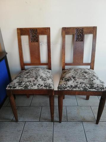 2 Chaises  beschikbaar voor biedingen