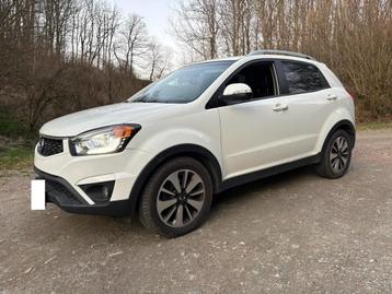 SSANGYOUNG KORANDO 2014 diesel boite auto 4X4, Auto's, Automaat, 4 deurs, 4 cilinders, Wit