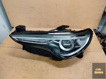 Alfa Romeo Stelvio Xenonlamp links beschikbaar voor biedingen