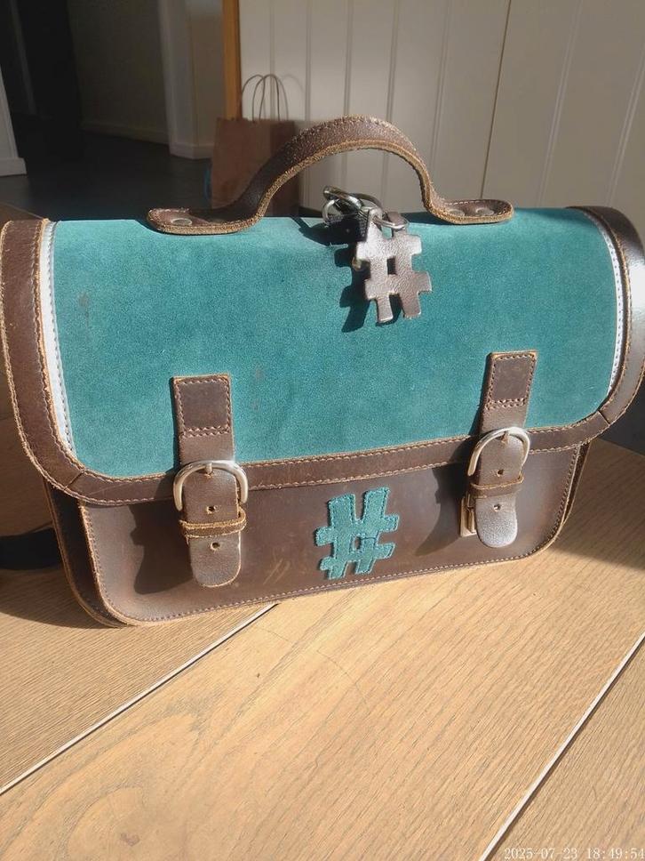 Eerste boekentas "Own Stuff", Handtassen en Accessoires, Tassen | Schooltassen, Gebruikt, Aktetas of Boekentas, 30 tot 40 cm, Minder dan 30 cm