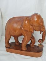 Antieke handgesneden houten olifant, Antiek en Kunst, Ophalen