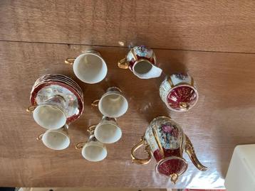 Porseleinen theeservies Fragonard beschikbaar voor biedingen
